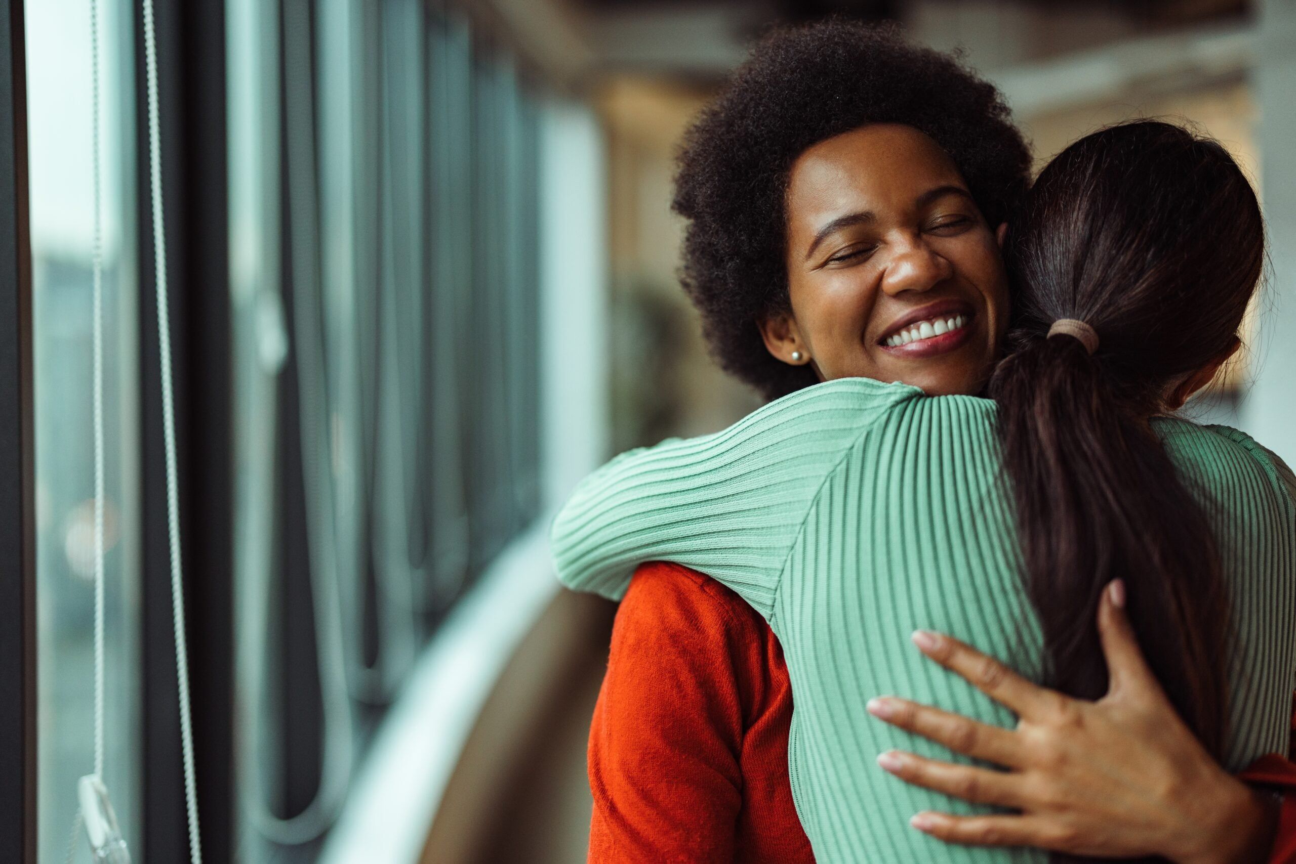 Some people are kind to everyone but still feel alone—these patterns explain why kindness doesn’t always lead to closeness