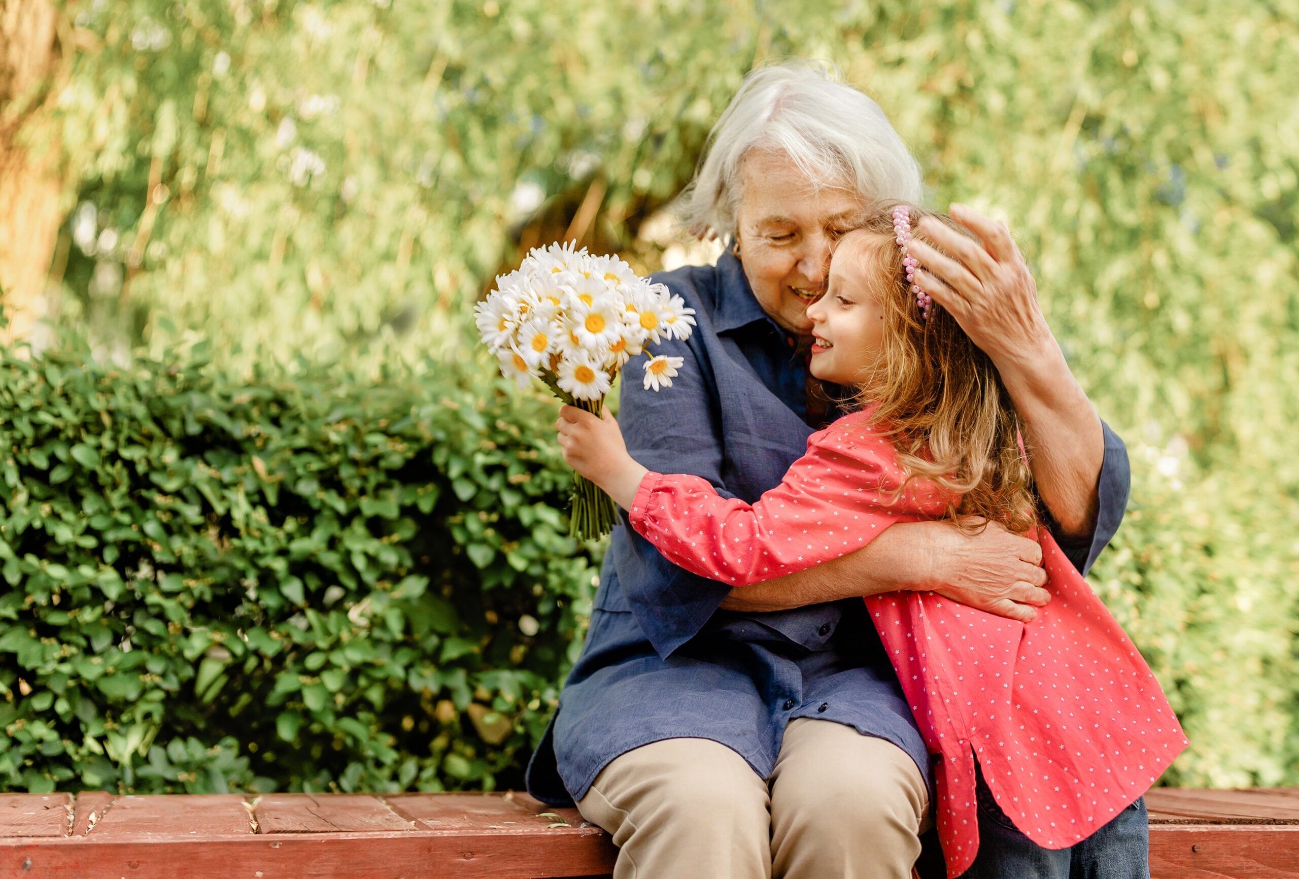 6 Things Grandparents Provide That Parents Can’t — And 6 Only Parents Really Can