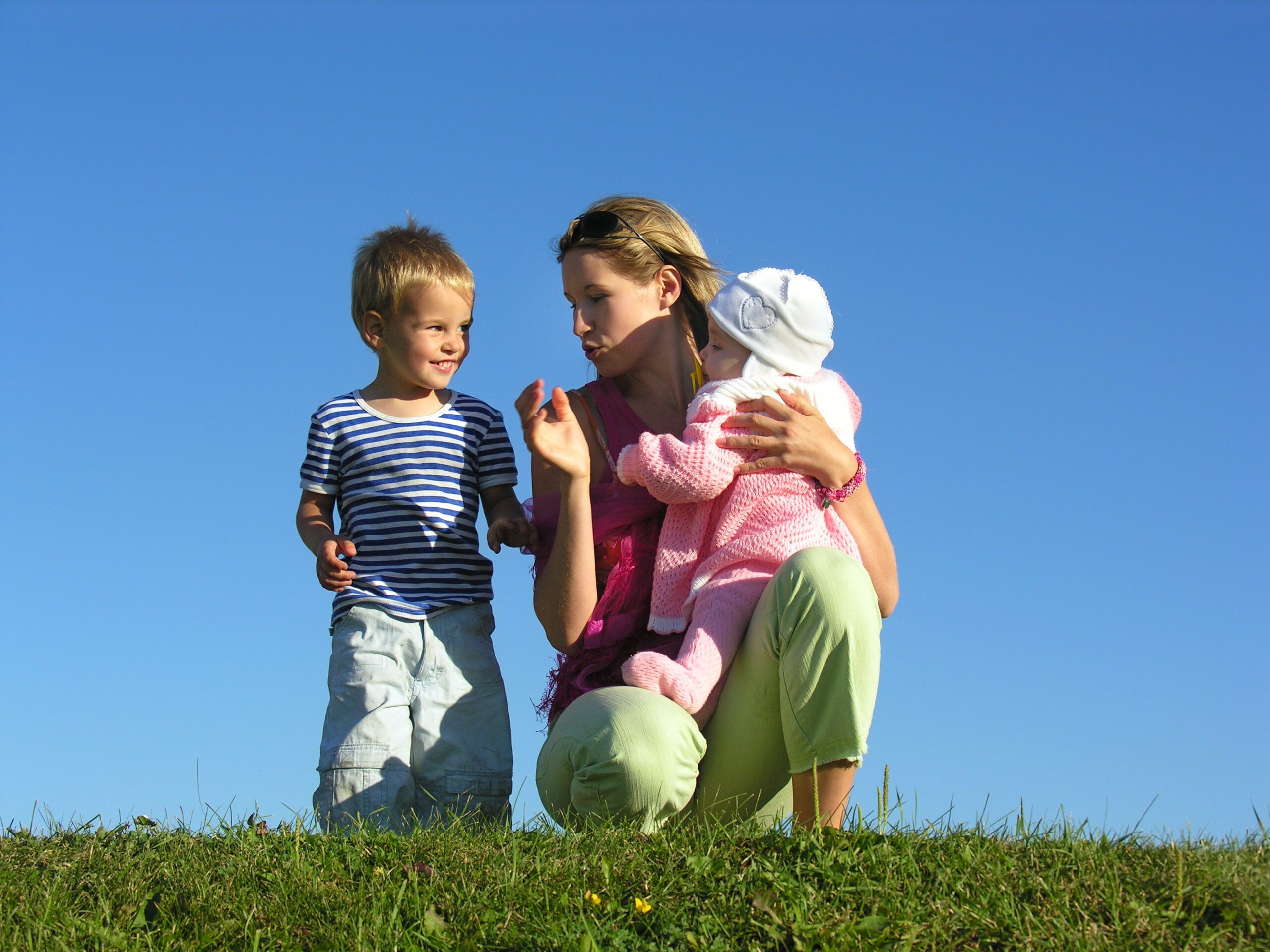 If You’re Raising Kids Without The “Village” Everyone Talks About, You Share These 12 Quiet Strengths
