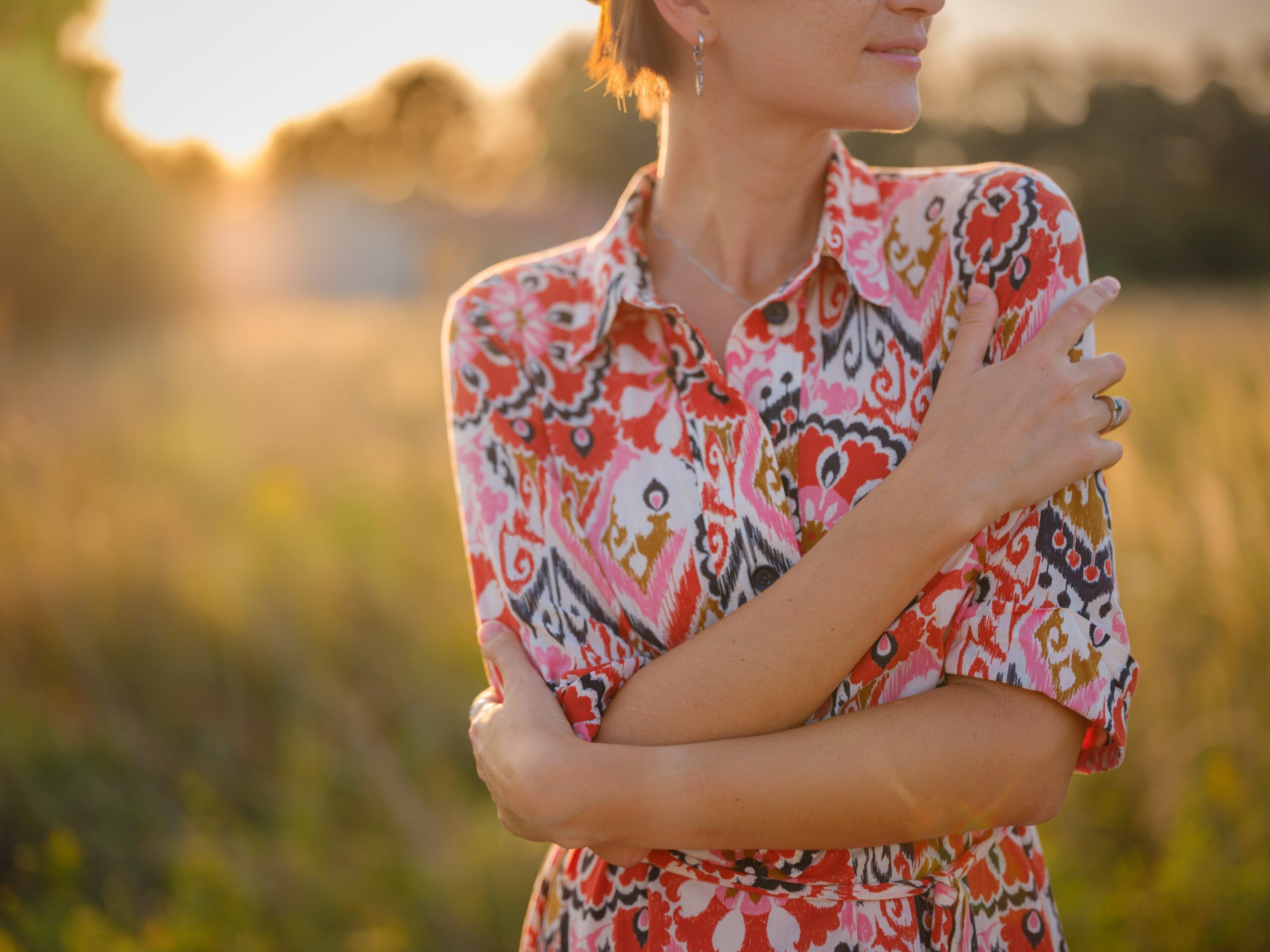 Psychology says people who quietly withdraw from conversations or even relationships often go through these 12 mental calculations before deciding it’s easier not to explain themselves