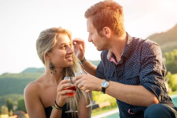 8 Reasons You Shouldn’t Be In a Rush To Lock Things Down With A Guy