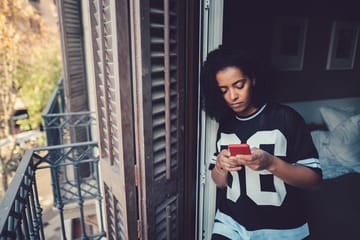 No One Is “Bad At Texting”—They’re Lazy, Rude, Or Not Into You