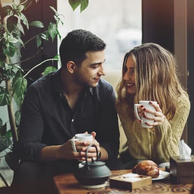 I’m An Independent Woman, But I Still Like These Old-Fashioned Dating Traditions