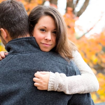 How To Spot An Emotionally Unavailable Man And How To Handle Him