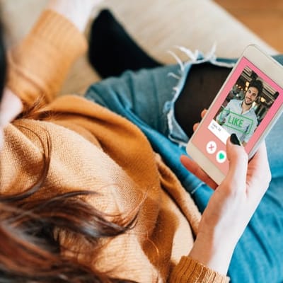 What Dating App Is The Best? Pros & Cons Of Some Of The Most Popular Ones