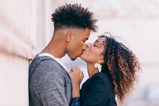 11 Modern Relationship Statuses That Have Taken Over & Changed Dating