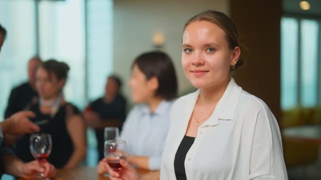 woman waiting for a first date