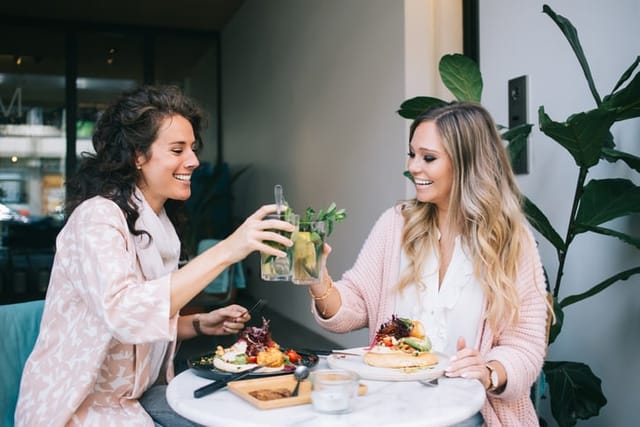 two female friends at lunch