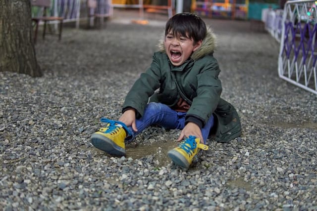 kid throwing a fit at park