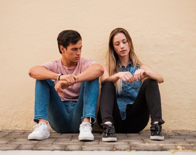 Is Your Boyfriend A “Pity Partner”? Here Are 11 Signs