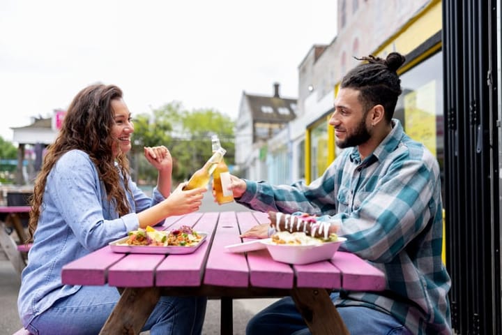 couple having food on first date