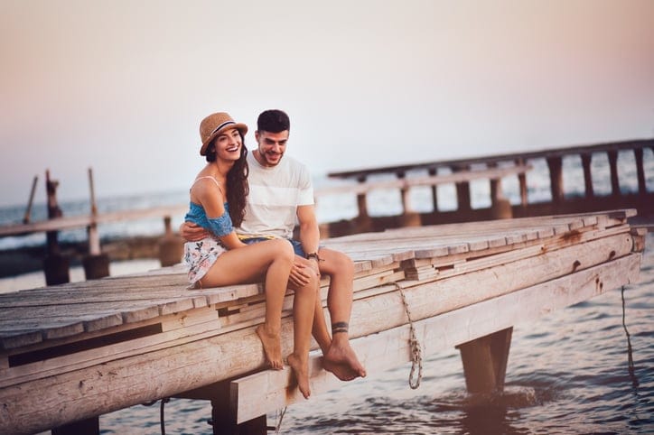 10 Signs You May Have “Grass Is Greener” Syndrome In Dating