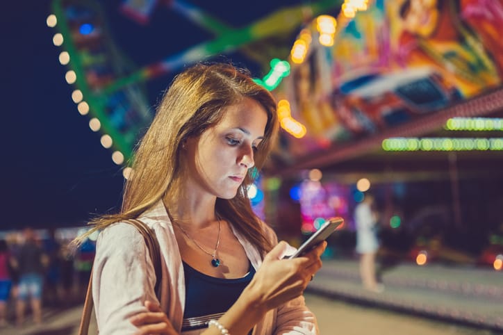 How To Deal When Your Partner’s Bad At Texting But Great In Real Life