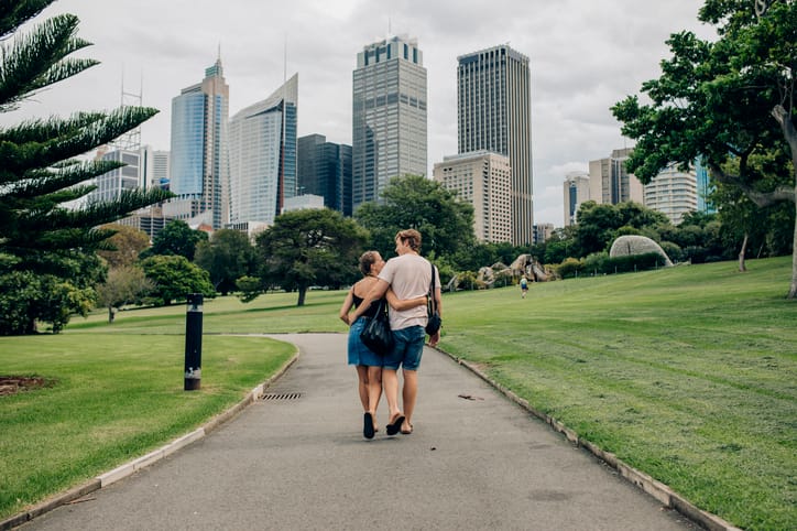 9 Signs He’s Never Going To Settle Down With You