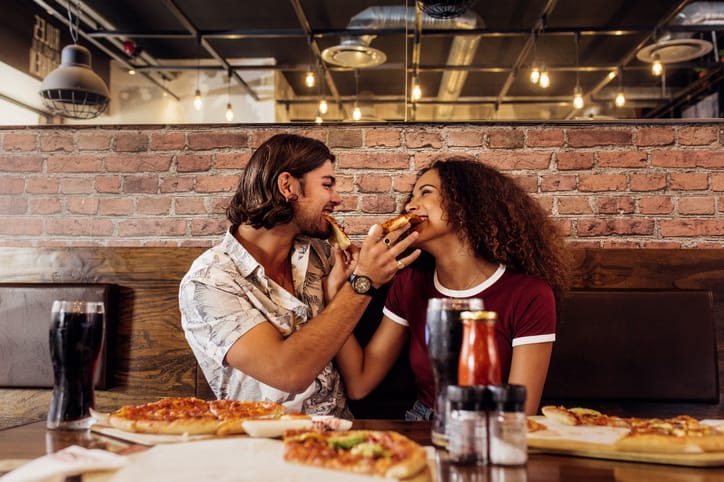 10 Differences Between Mr. Right & Mr. Right Now