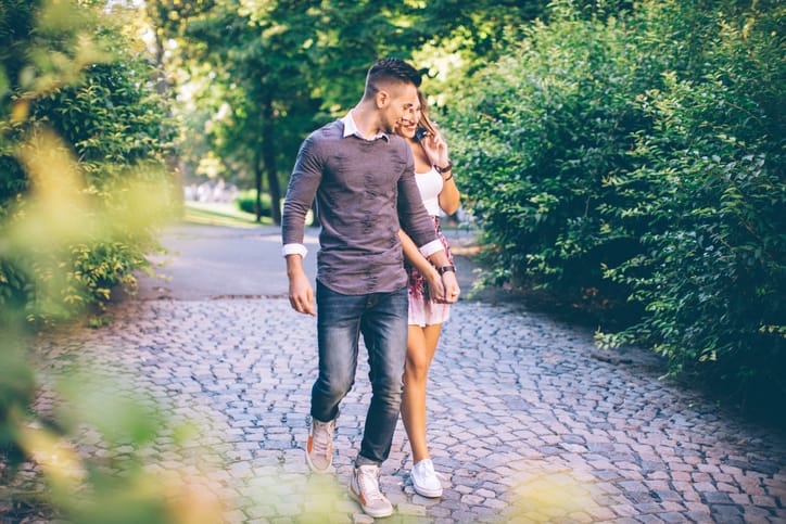 11 Signs He’s Proud To Be With You
