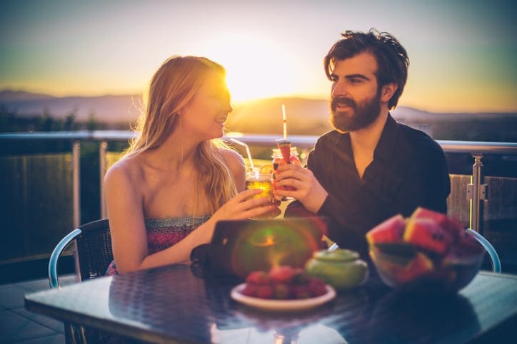 Think You’re On A Date? If These 14 Things Are Happening, Sorry But You’re Not