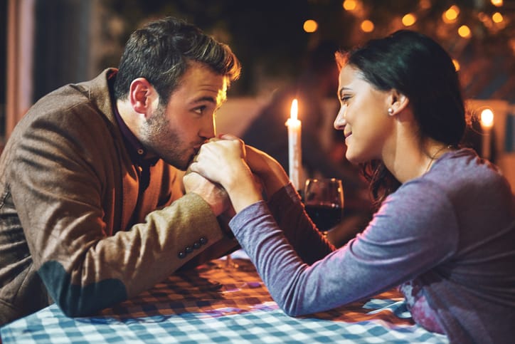 10 Dating Habits We Applaud Guys For That Are Really Just Common Decency