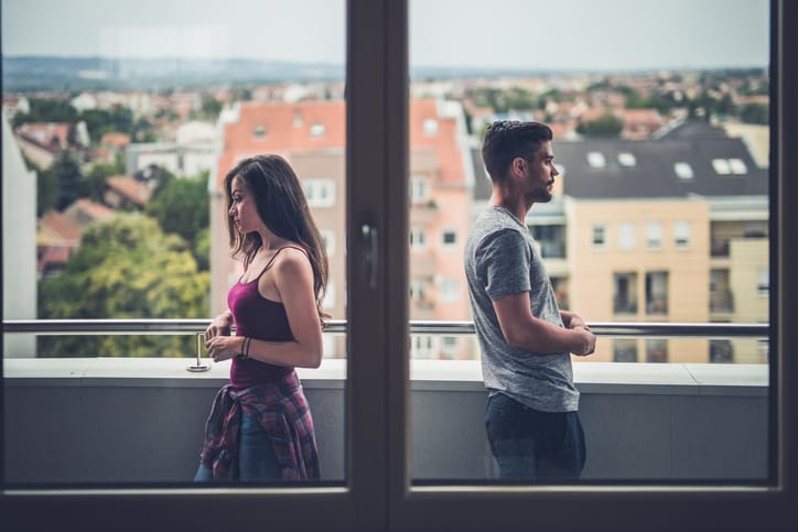 13 Surprising Signs Your Relationship Is Doomed From The Beginning