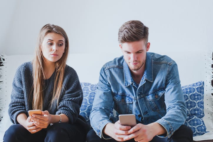 Fauxbaeing Is The Dumbest & Most Confusing Dating Trend Yet