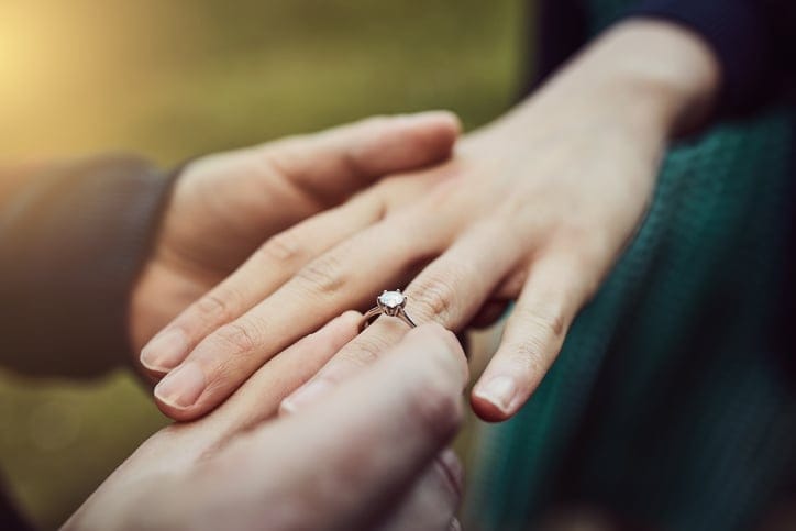 My Boyfriend Proposed Without A Ring—I Bought That Myself Later & It’s NBD