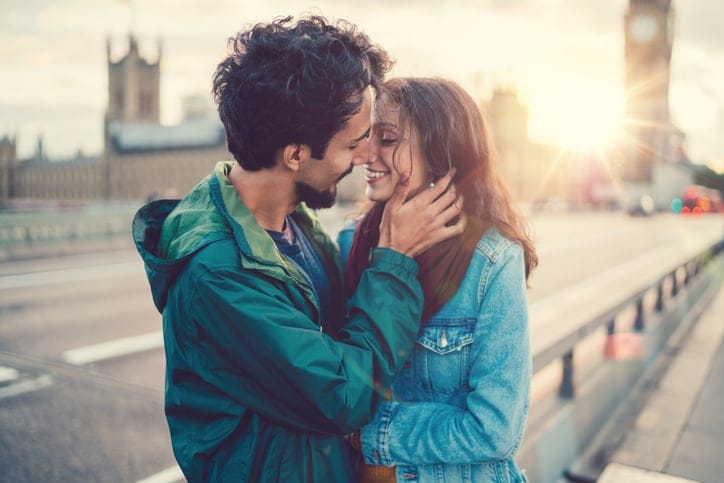 10 Signs You’re Suffering From Relationship Comparisonitis