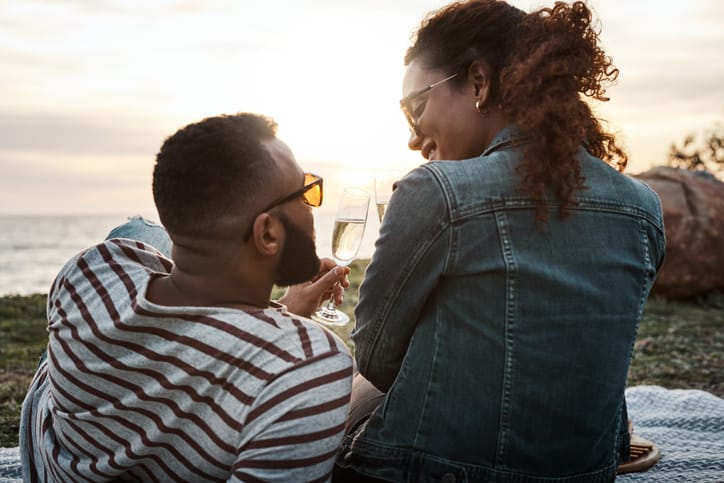 9 Signs He’s Not That Into You But Doesn’t Want To Hurt Your Feelings