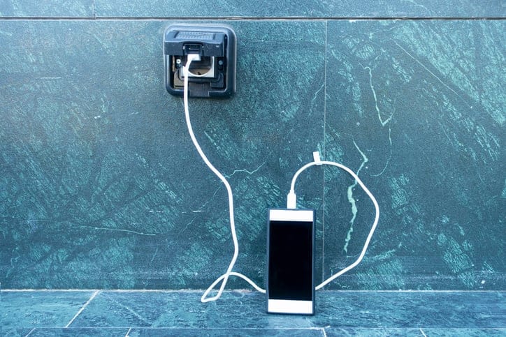 Doctors Remove 2-Foot Phone Charger From Man’s Bladder After He ‘Accidentally Ingested’ It