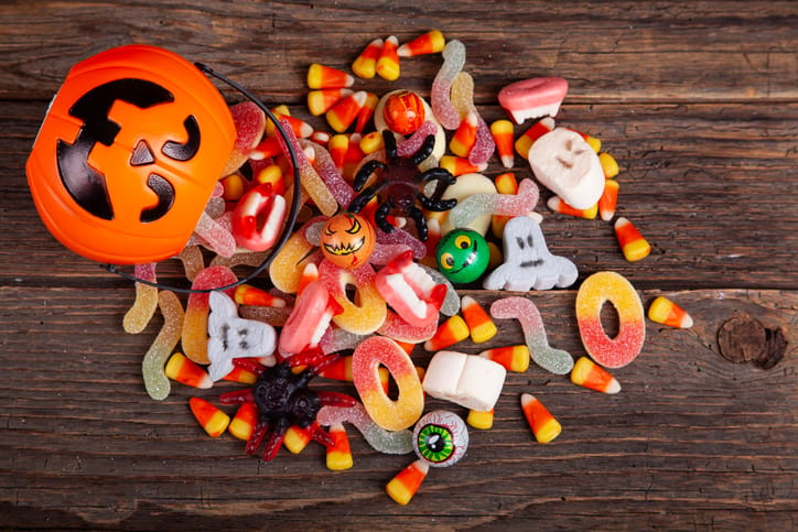 Halloween Candy Charcuterie Boards Are The Only Way To Celebrate The Spooky Holiday