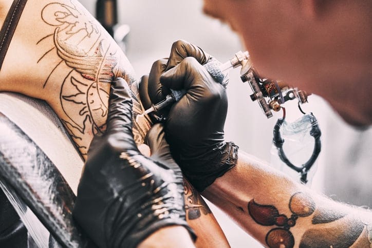 Tattoo Studio Offers Real Tattoos That Fade In A Year So You Don’t Have To Live With Regrets