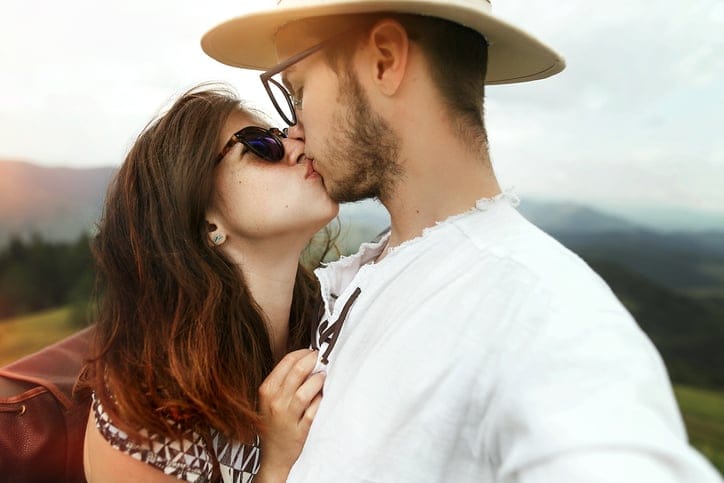 12 Signs He Has Feelings For You But Isn’t Ready For A Relationship, According To A Guy
