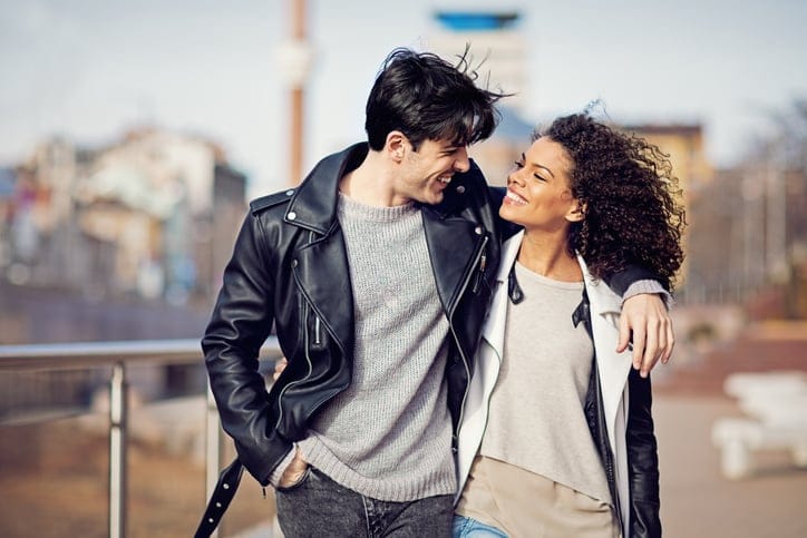How To Effortlessly Get A Guy Hooked On You