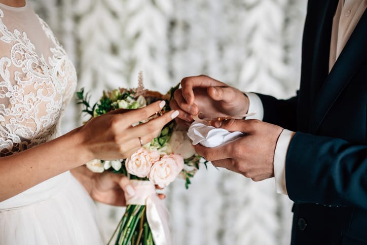 Bride Marries Toothless Groom In Wedding Gone Terribly Wrong