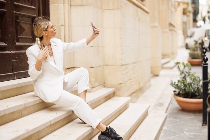 Annoying Behaviors Of Rich People That Make Others Hate On Them