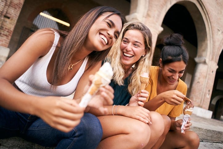 17 Life Struggles Of Women Who Are Naturally Loud