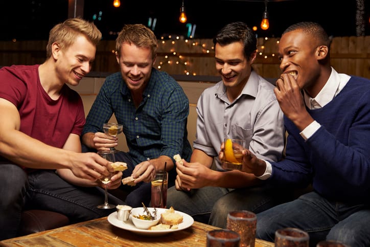 Yes, I Judge You By Who You Hang Out With — I Won’t Date You If Your Friends Do These Things