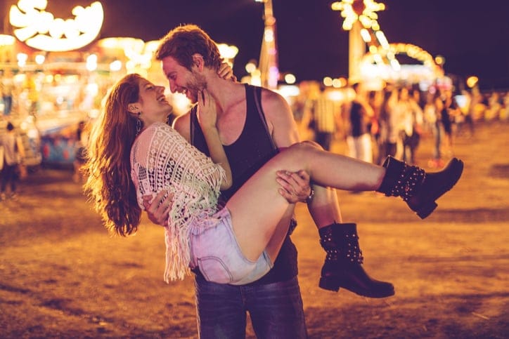 12 Ways You Know He Loves You When He Doesn’t Even Say It