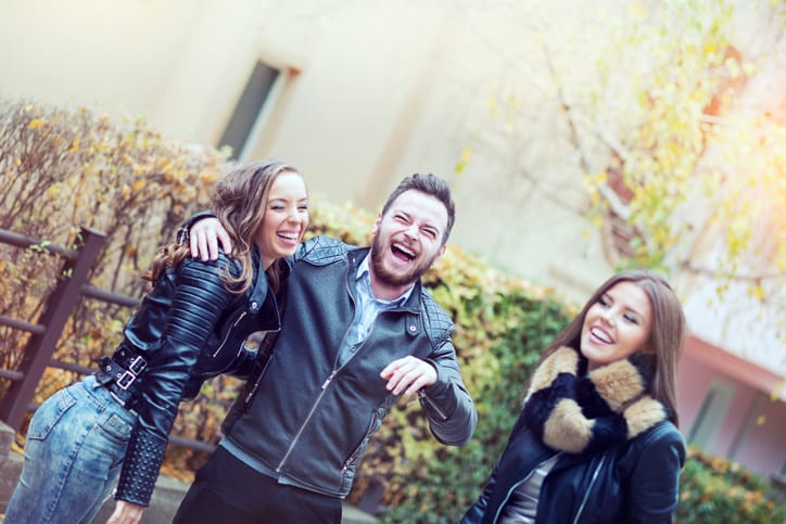 Can Guys & Girls Actually Be Friends? 10 Reasons I Think The Answer Is NO