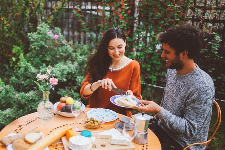 If We Aren’t Getting Food On The First Date, I’m Not Going