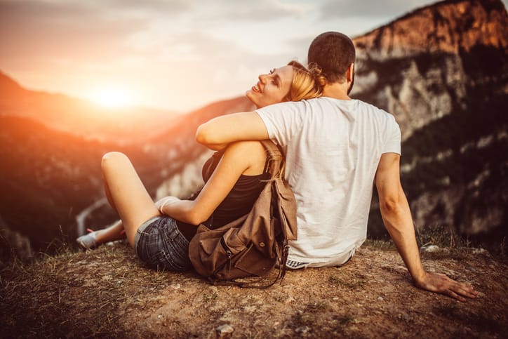 Does He Like You Or Not? 10 Things Guys Do That Can Be Misleading