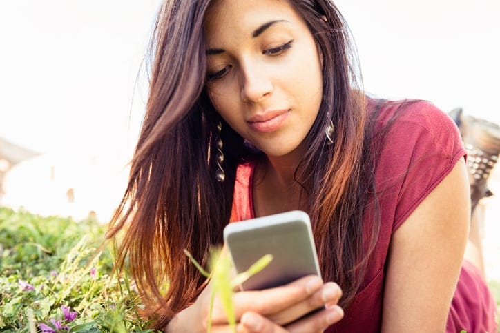 If A Guy Freaks Out When You Text Him First, He’s Not Worth Your Time