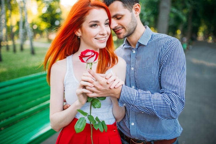 10 Ways Rom-Coms Trick Us Into Having Unrealistic Expectations About Men