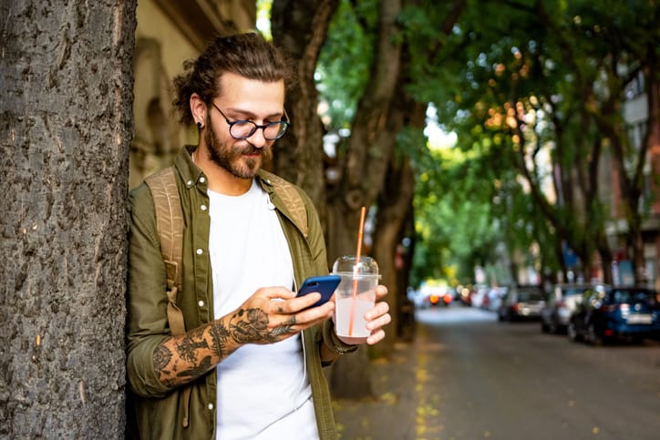 11 Little Ways A Guy Shows You That He Can’t Stop Thinking About You