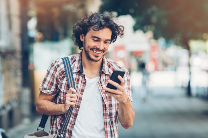 11 Subtle Things Guys Do That Mean They’re Not Really Interested In You 