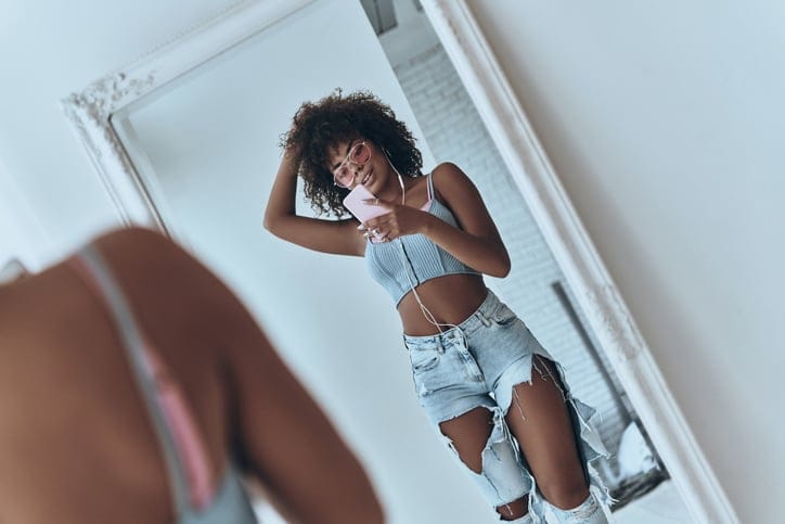 I Used To Be Self-Conscious About Being Naked Until I Did These 10 Things