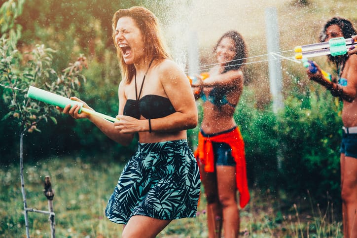 Why I’ve Given Up On Being Friends With Women—Hear Me Out
