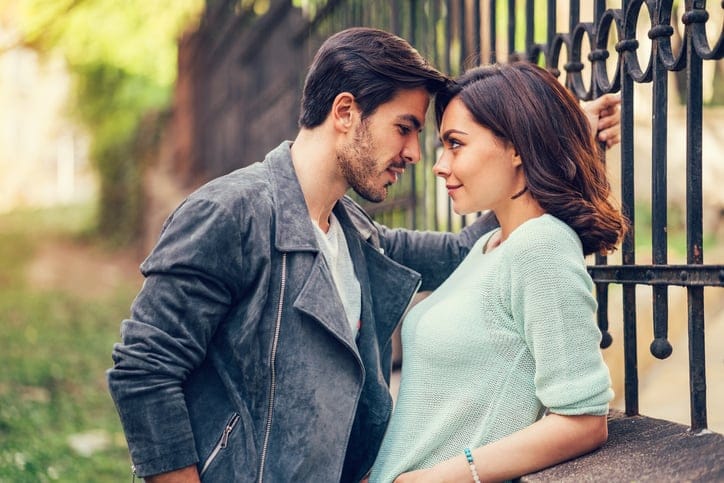 Good News, Romantics: Love At First Sight Is Real, Study Says