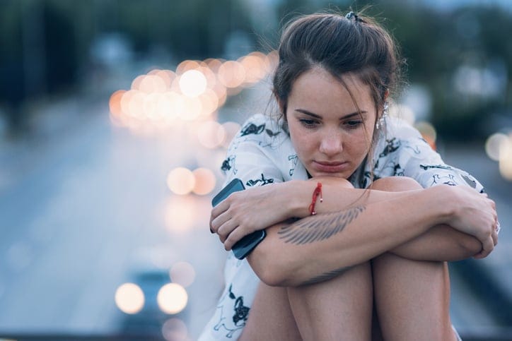 On-Again, Off-Again Relationships Are Making You Depressed & Anxious, Science Says