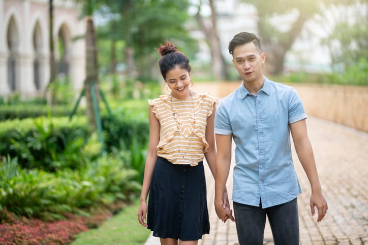 My Boyfriend Loves Extreme PDA & It’s Pushing Me Away