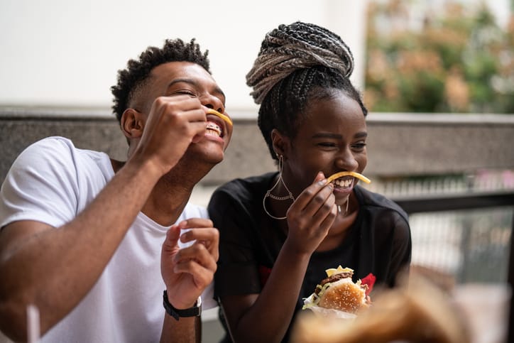 9 Things Happy Couples Let Slide In Their Relationship
